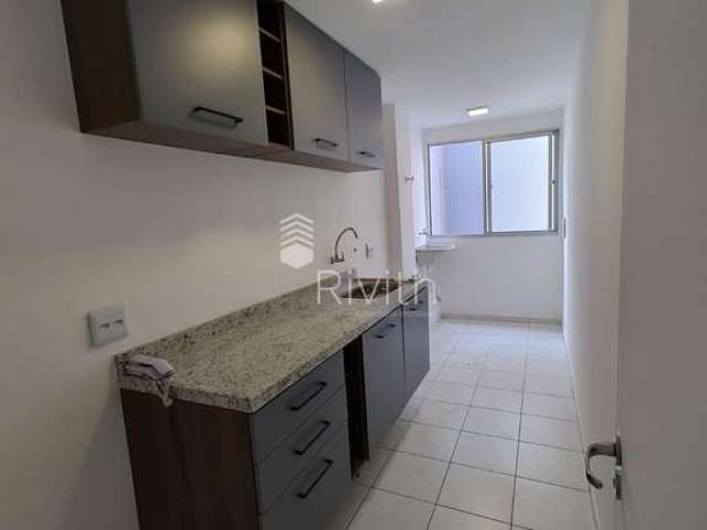 Apartamento de 65m² com 3 dormitórios, 1 suíte, 2 banheiros, sala, cozinha com armários e 1 vaga de garagem em Vila São Pedro  -  Santo André