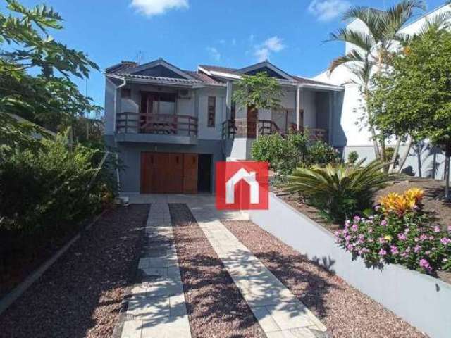 Casa com 3 dormitórios à venda, 176 m² por R$ 750.000,00 - Universitário - Lajeado/RS