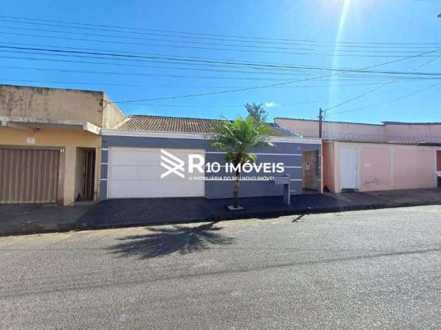 Casa à venda, 3 quartos, 1 suíte, 3 vagas - Bairro PACAEMBU, Uberlândia MG