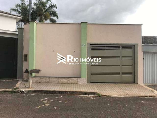 Casa à venda, 2 quartos, 2 vagas - Bairro Granada, Uberlândia MG