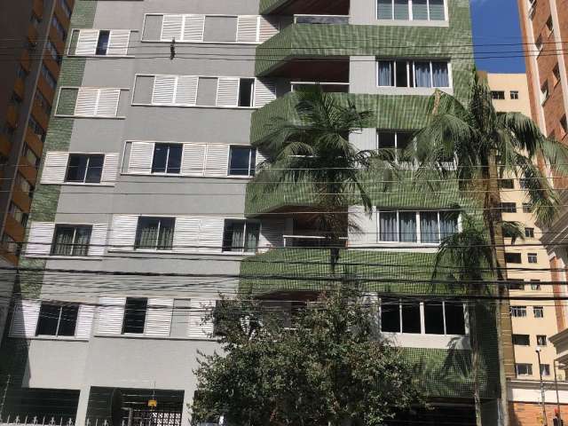 Amplo apartamento bem localizado batel