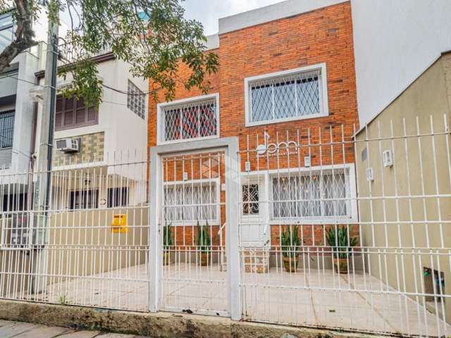 Casa Comercial em localização privilegiada no coração da Cidade Baixa!