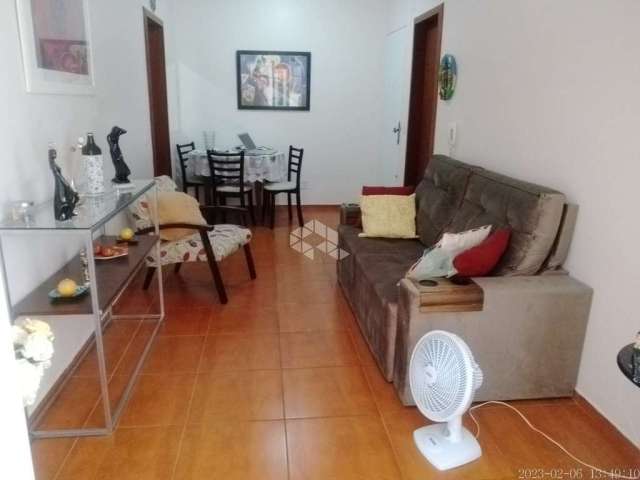 Apartamento de dois quartos e pátio no bairro Teresópolis em Porto Alegre/RS