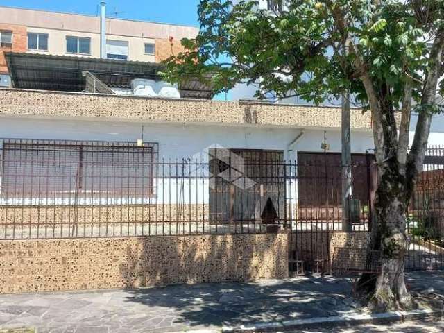 Casa com 3 quartos no Bairro Jardim Sabará