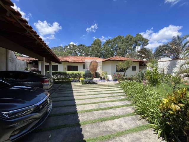 Vende-se Casa Comercial na Granja Vianna de frente para a rua, Ideal para u