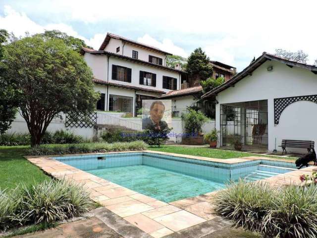 Vende-se Casa no Cond. Forest Hills - Casa Colonial americana, com 4 suítes