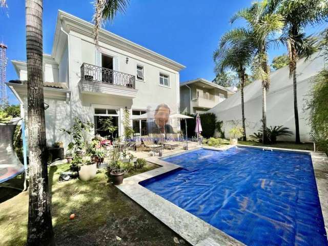 Vende-se Casa no Cond. Quinta de São Fernando -  Linda e integrada, 4 suíte