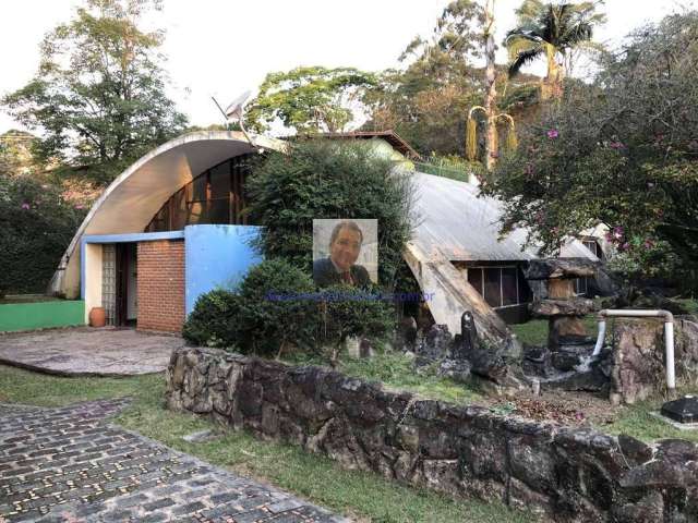 IMÓVEL Oportunidade Única: Um Ícone da Arquitetura Brasileira à Venda!