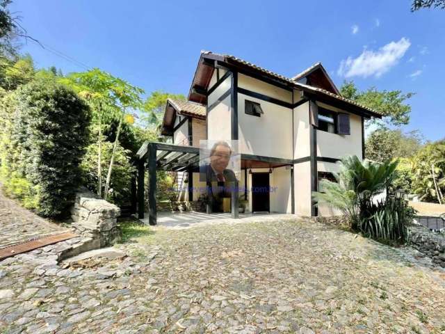 Casa em condomínio fechado com 3 quartos à venda na Chácara Santa Lúcia, Carapicuíba , 183 m2 por R$ 1.280.000