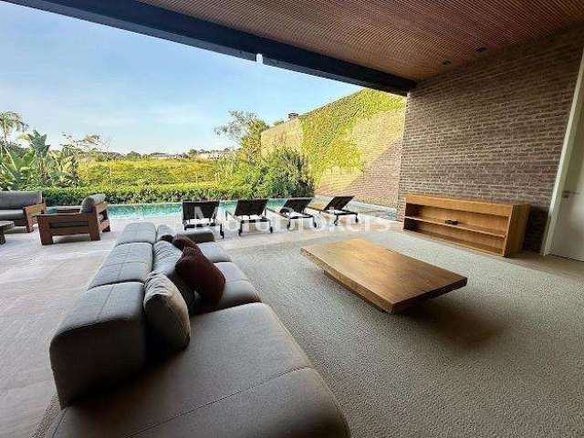 linda casa com  675.0 m², à venda no no condomínio Fazenda Boa Vista.