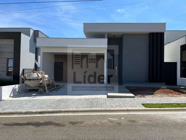 Casa com 3 quartos à venda no Parque Residencial Maria Elmira, Caçapava  por R$ 1.330.000