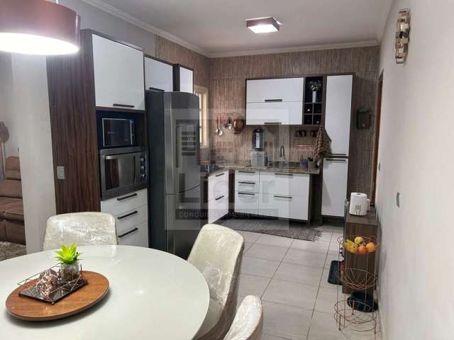 Casa com 3 quartos à venda no Jardim Santa Inês III, São José dos Campos  por R$ 335.000