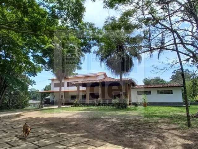 Chácara / sítio com 7 quartos à venda na Chácara Marambaia, Caçapava  por R$ 1.350.000