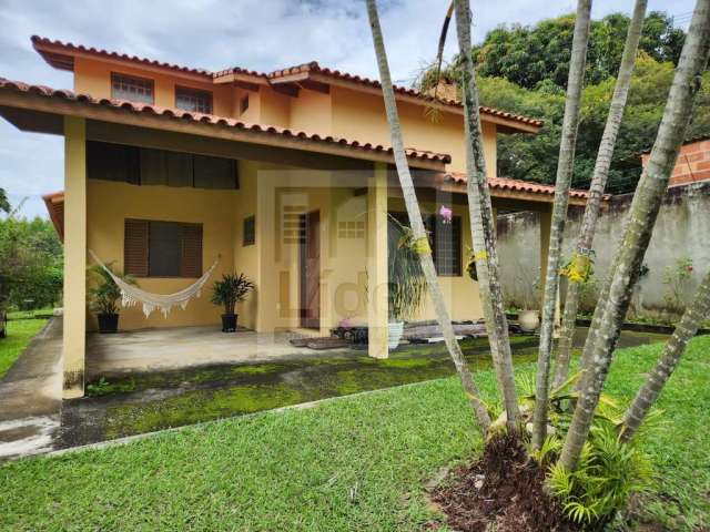 Chácara / sítio com 3 quartos à venda na Vila Velha, Caçapava  por R$ 770.000