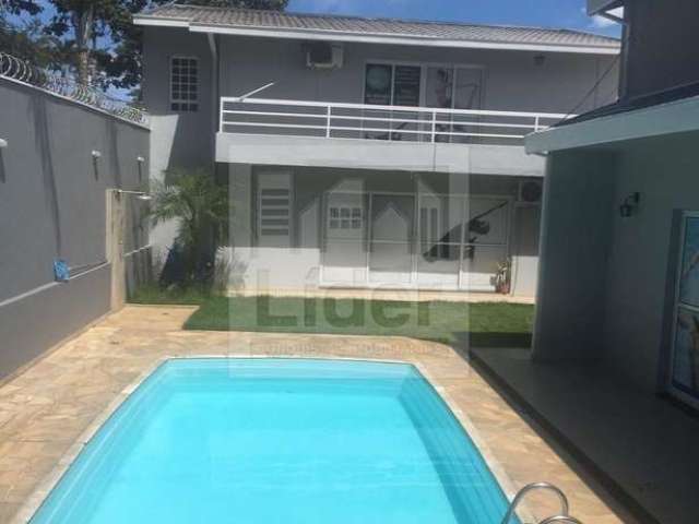 Casa com 3 quartos à venda no Jardim Jequitibá, Caçapava  por R$ 830.000