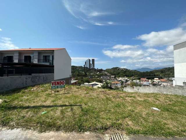 Terreno com 404,40m² em São José/SC