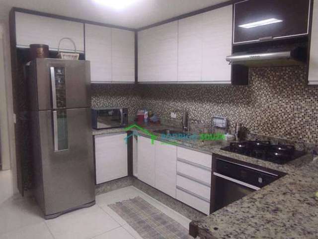 Sobrado Residencial com elevador, 3 dormitórios, 2 vagas, 153m², à 7 min do centro de Carapicuíba/SP