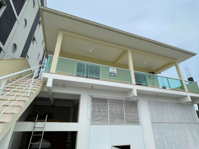 Casa 3 dormitórios com suíte para alugar