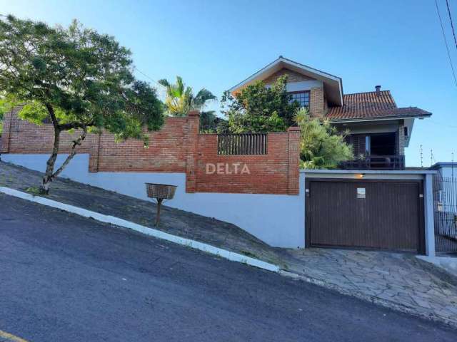 Residencia com ótima orientação solar, linda vista panorâmica, 3 dormitórios sendo 1 suíte master, piscina e garagem para até 4 carros cobertos, no bairro Primavera em Novo Hamburgo.