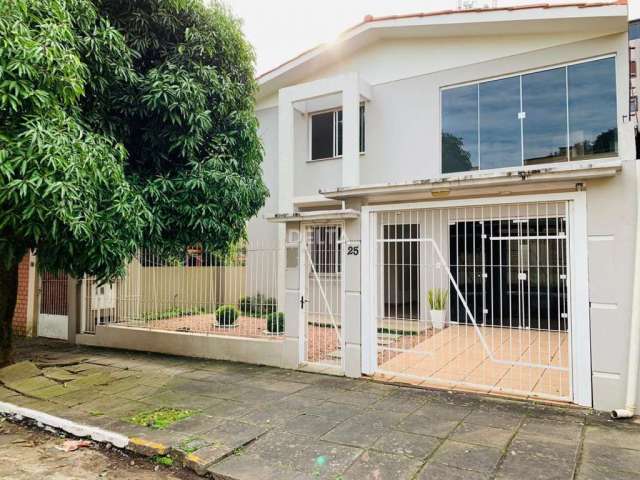 Casa à venda com 3 quartos e 2 vagas de garagem no Bairro Rio Branco em Novo Hamburgo.