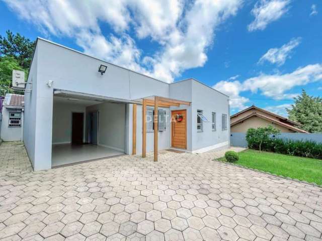 Casa à venda em Estância Velha, com churrasqueira, piscina e vista panorâmica, no Rincão dos Ilhéus!