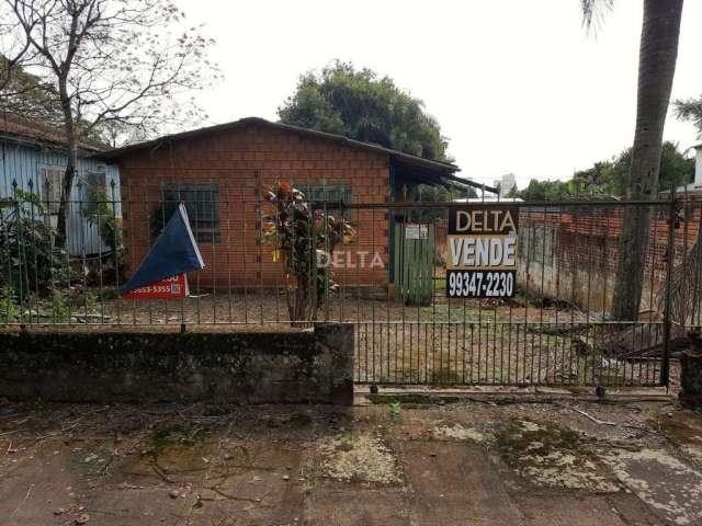 Ótimo terreno a venda no bairro Boa Vista, medindo 396 m² e totalmente plano, possui uma construção não habitável e cima.