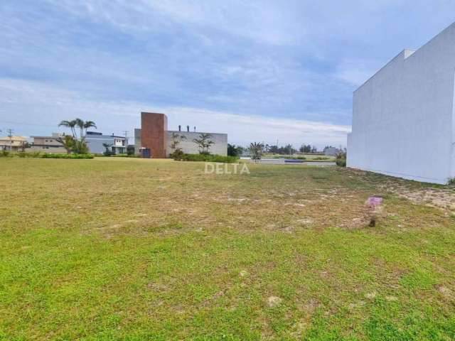 Terreno á Venda com 330m² - Condomínio Fechado - Capão da Canoa/RS