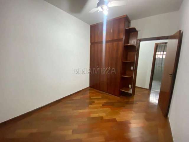 Casa comercial para alugar na Rua Acre, Santa Maria, Uberaba, 166 m2 por R$ 1.500