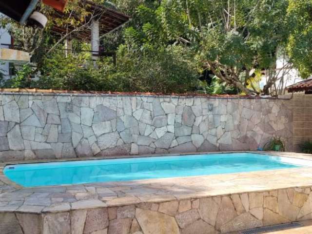 Casa com 3 dormitórios e Piscina