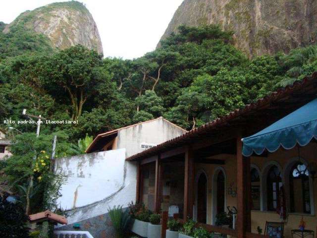 Casa para Venda em Niterói, Itacoatiara, 3 dormitórios, 1 suíte, 4 banheiros, 5 vagas