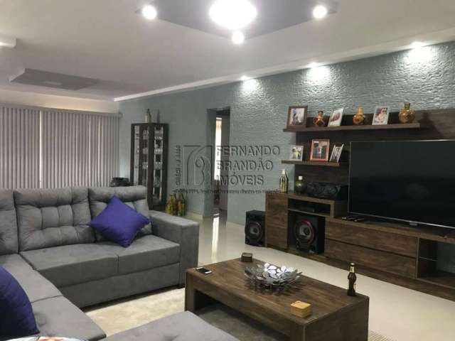 Imperdível: Casa tipo sítio c/ muitas arvores frutíferas, c/ 3 quartos  (2 suítes),  sala 3 ambientes, c/  500m² - Vila Valqueire, Rio de Janeiro-RJ