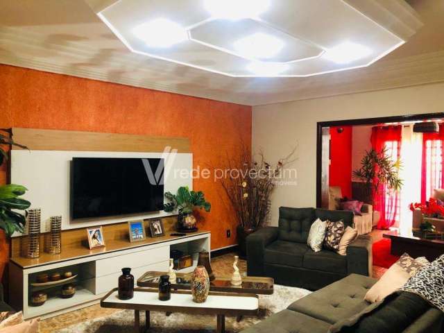 Casa com 4 quartos à venda na Sybele de Camargo Andrade, 120, Jardim García, Campinas, 350 m2 por R$ 790.000