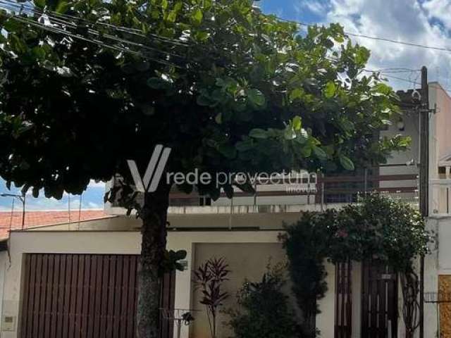 Casa com 3 quartos à venda na Rua Arnaldo Irineu Checchia, 544, Parque da Figueira, Campinas, 252 m2 por R$ 780.000