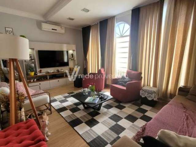 Casa com 4 quartos à venda na Rua Ribeirão Bonito, 411, Jardim do Trevo, Campinas, 147 m2 por R$ 800.000