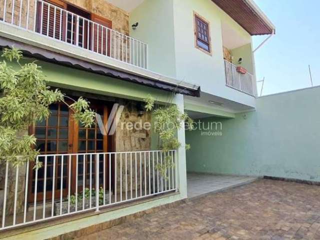 Casa em condomínio fechado com 4 quartos à venda na Rua Valparaíso, 135, Parque da Figueira, Campinas, 287 m2 por R$ 990.000