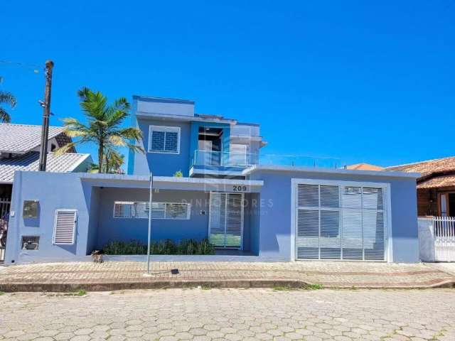 Lindo Sobrado com 4 dormitórios à venda, 279 m² por R$ 1.400.000,00 - Centro - Penha/SC