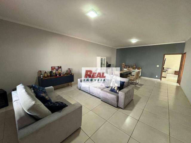 Casa com 3 dormitórios para alugar, 297 m² por R$ 3.700,00/mês - Vila Santo Antônio - Araçatuba/SP