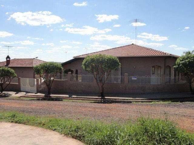 Rancho com 3 dormitórios, 380 m² - venda por R$ 820.000 ou aluguel por R$ 2700/mês - Condomínio Santa Fé 1 - Araçatuba/SP