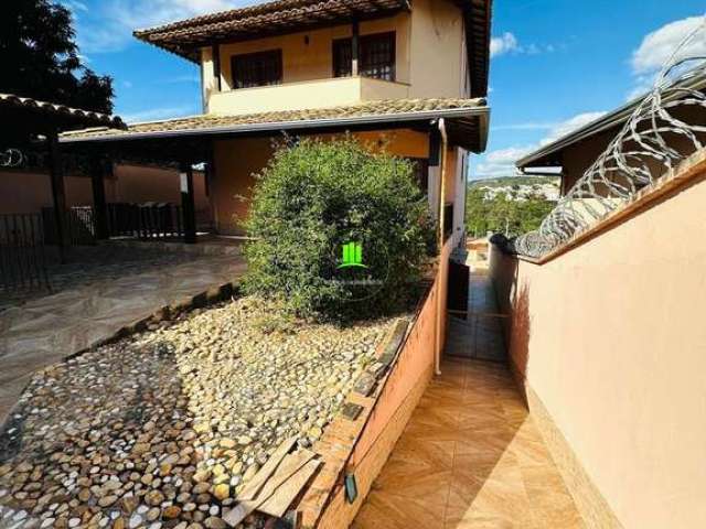 Casa com 6 quartos à venda na Alexandrina de Paula, 421, Vila Maria, Lagoa Santa por R$ 800.000