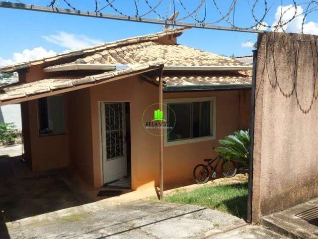 Casa com 2 quartos à venda na Cristo Rei, 320, Vila Santa Helena, Lagoa Santa por R$ 390.000