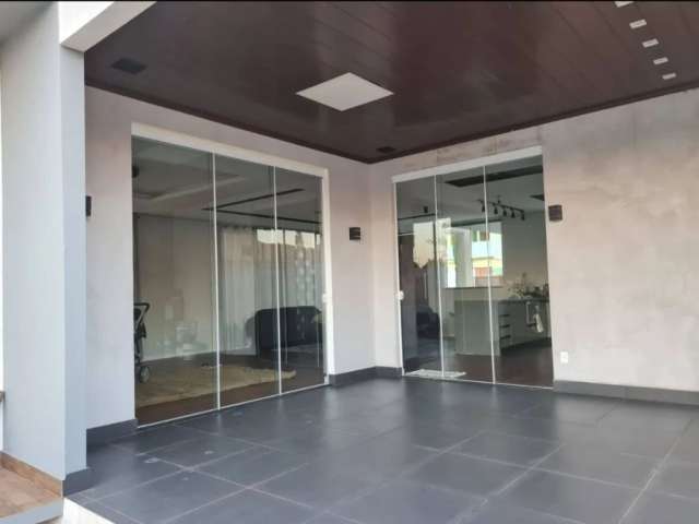 A&m imoveis vende exelente casa em condominio em regularizacao