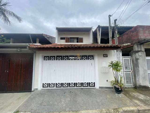 Casa com 3 quartos à venda na Rua Galdino Antônio Barbosa, 107, Cidade Jardim, Mogi das Cruzes por R$ 590.000