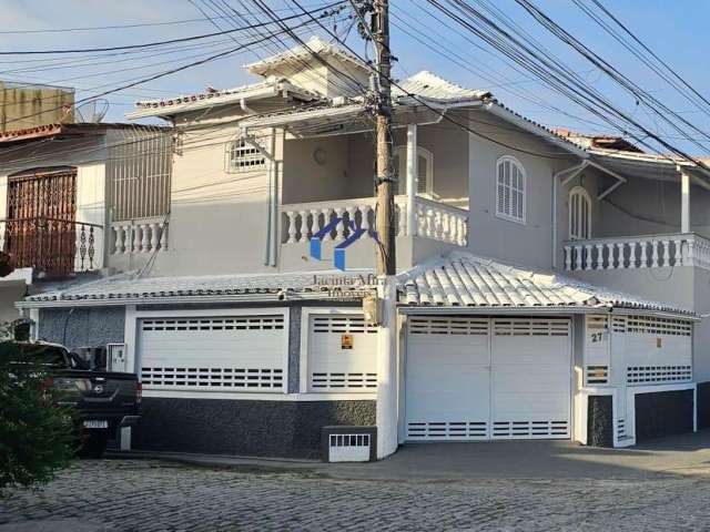 Casa Duplex para Venda em Cabo Frio, Parque Riviera, 3 dormitórios, 2 banheiros, 1 vaga