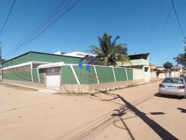 Casa para Venda em Cabo Frio, Aquarius (Tamoios), 3 dormitórios, 2 suítes, 1 banheiro, 4 vagas