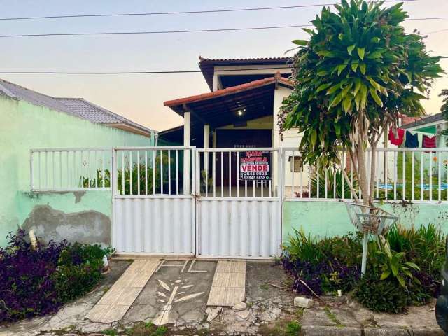 Casa em condomínio fechado com 4 quartos à venda no Peró, Cabo Frio  por R$ 400.000