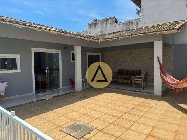 Casa com 3 dormitórios à venda, 100 m² por R$ 750.000,00 - São Marcos - Macaé/RJ