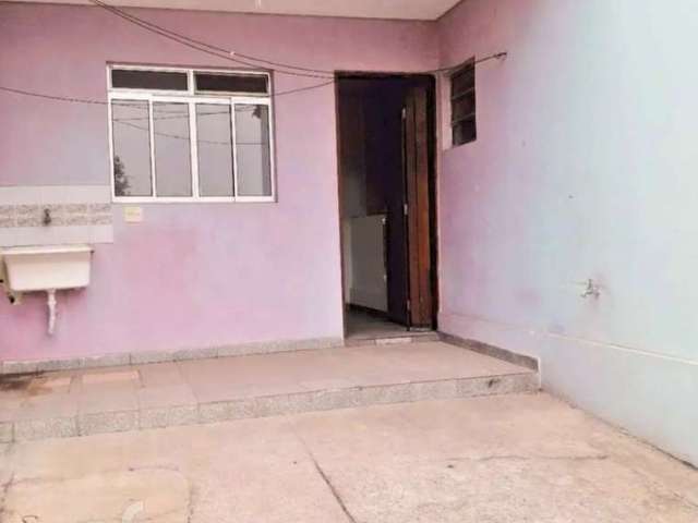 Casa com 2 quartos à venda na Quixadá, 31, Água Rasa, São Paulo por R$ 480.000