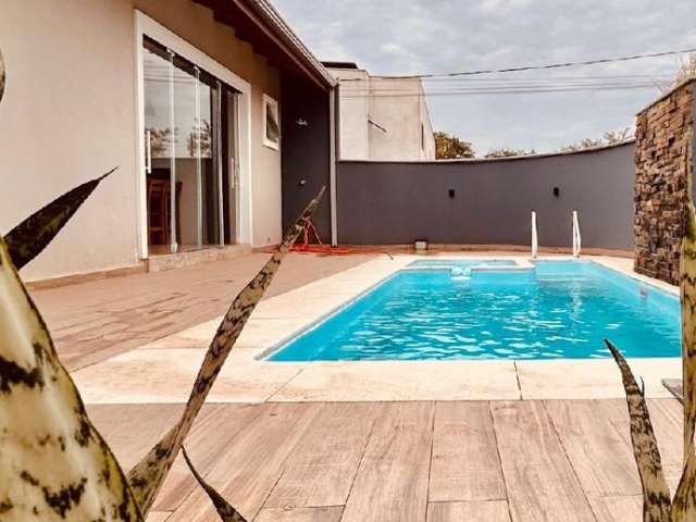 Casa com piscina Rio Pequeno