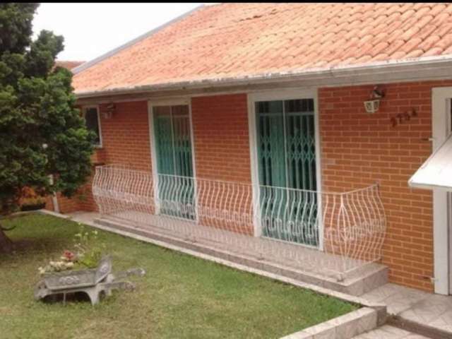 Casa com 3 quartos à venda no Boqueirão, Curitiba  por R$ 800.000