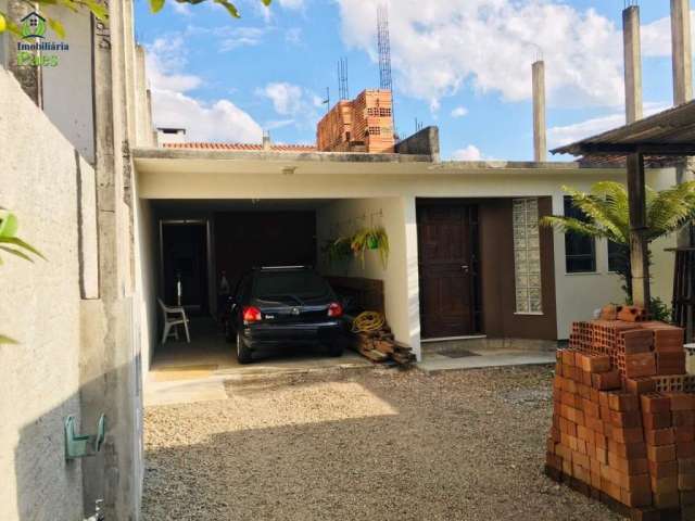 Casa com 2 quartos à venda no Cajuru, Curitiba  por R$ 370.000